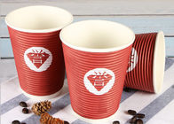 China Copos de café amigáveis afastados de Eco, copos quentes descartáveis vermelhos da bebida empresa