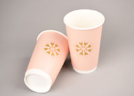 Calor material de papel dos copos de café da dupla camada - produto comestível isolado